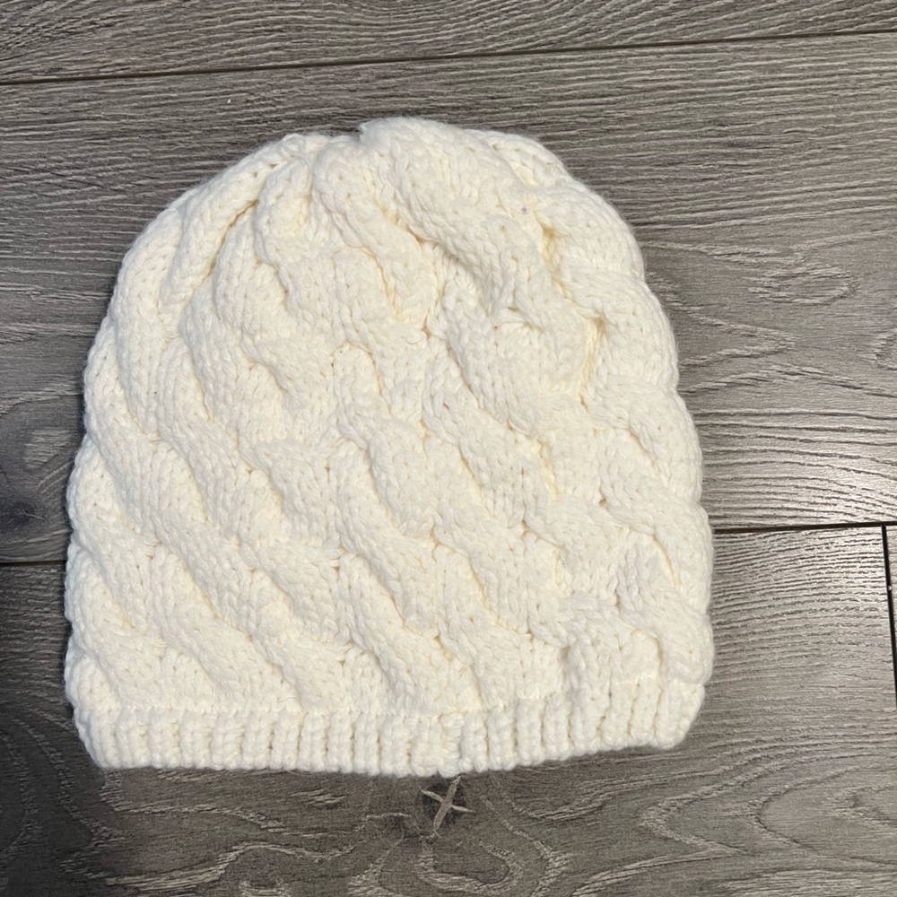 Like New Burton Cable Knit Beanie - Picture 2 of 6